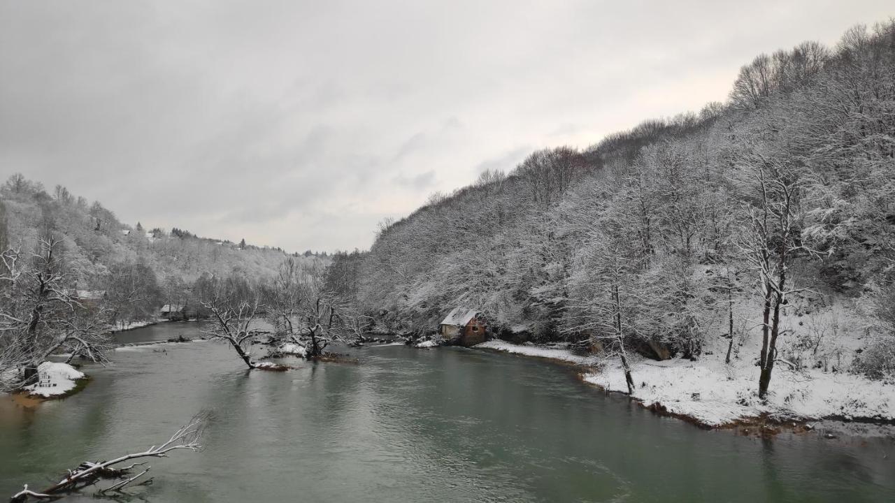 Smaragd River Near Rastoke & Plitvice Lakes Slunj Exteriér fotografie